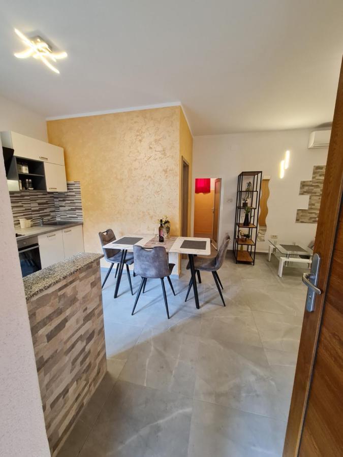 D&d Apartma *